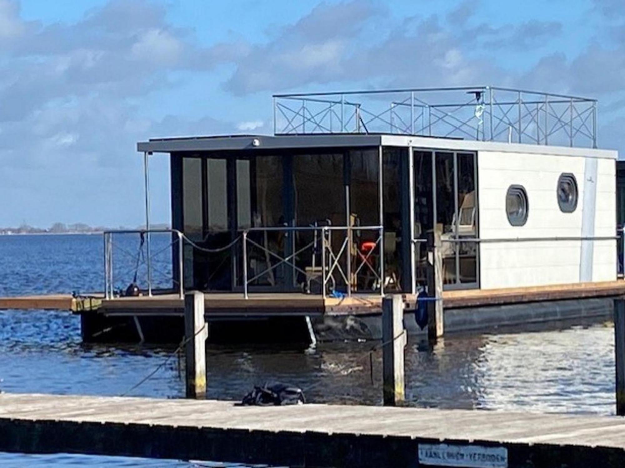 Tiny Houseboat De Woudaap - I Hotell Uitgeest Eksteriør bilde