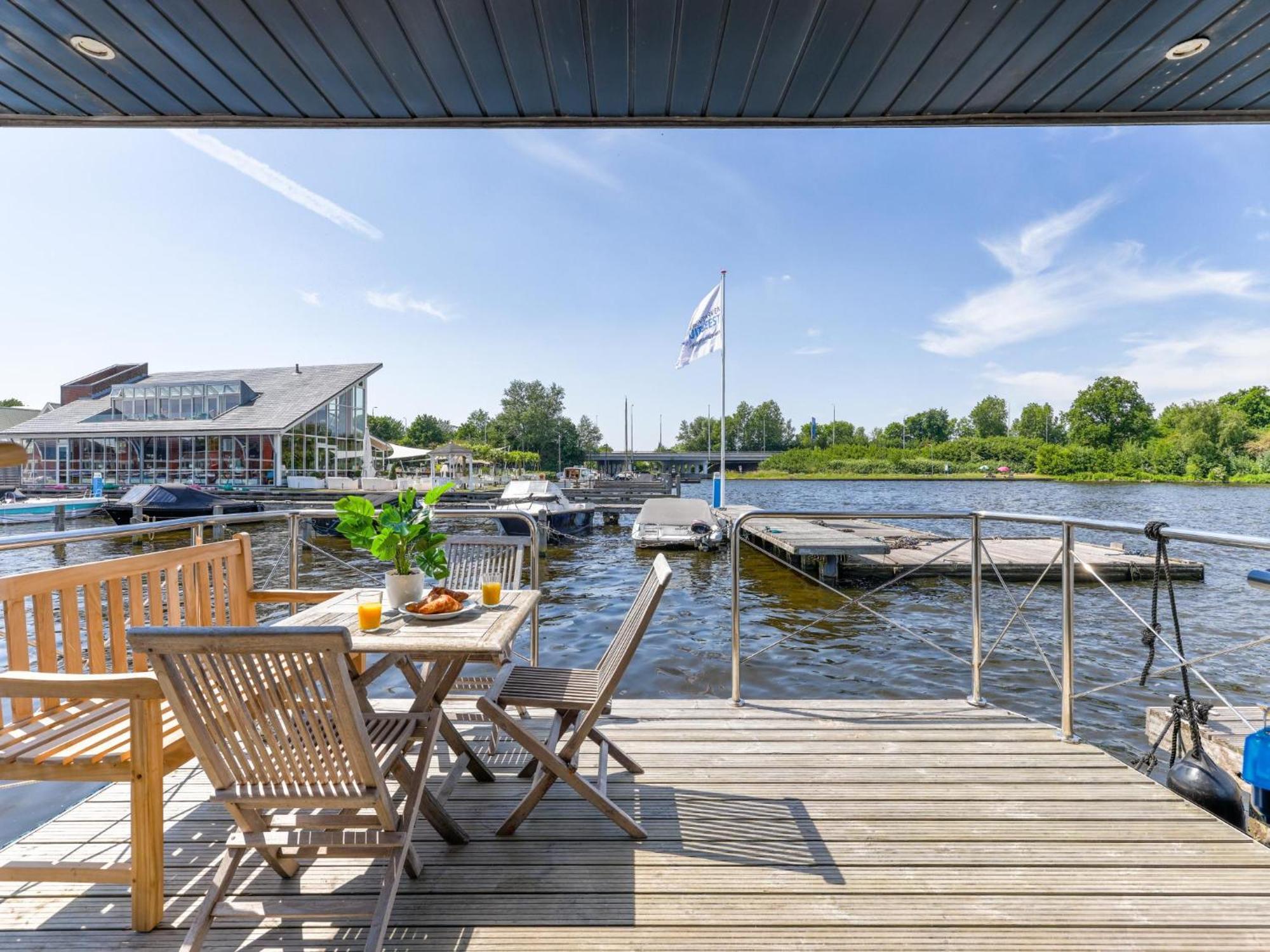 Tiny Houseboat De Woudaap - I Hotell Uitgeest Eksteriør bilde